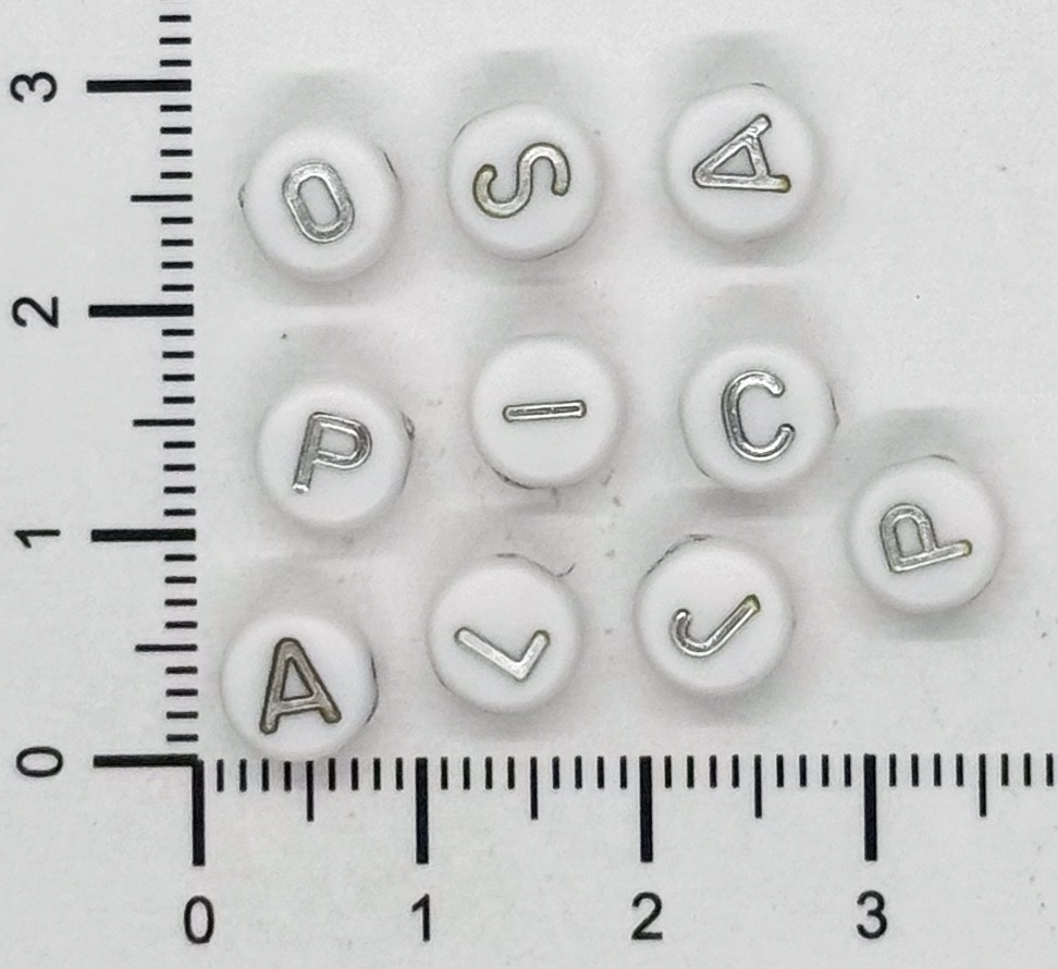 Plástico letras planas 7mm blanca c/plateado x 10grs
