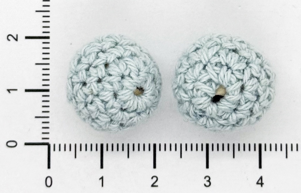 Bolitas 14mm tejidas crochet x 2 un 