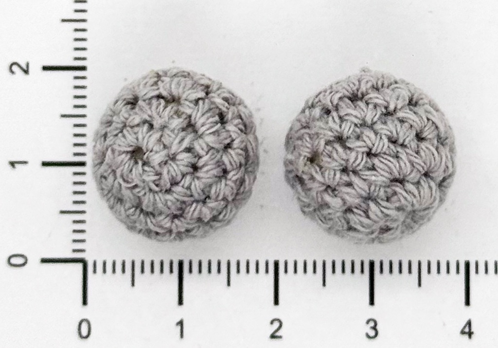 Bolitas 14mm tejidas crochet x 2 un 