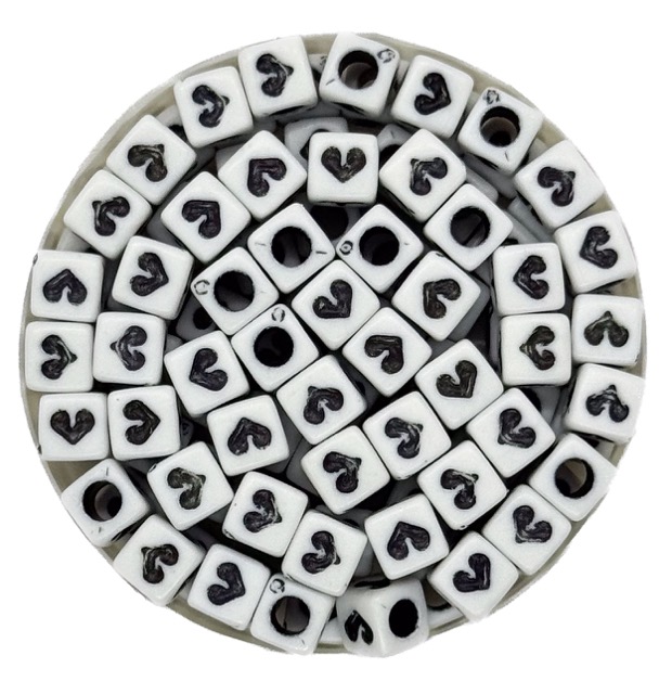 Plástico corazón cubo negro c/blanco 7x7 x 10gr.