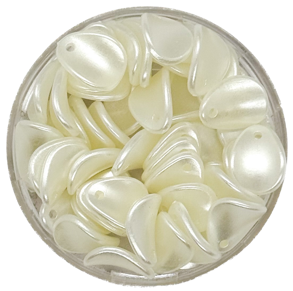 Perla de río plástica pétalo liso x 10gr.