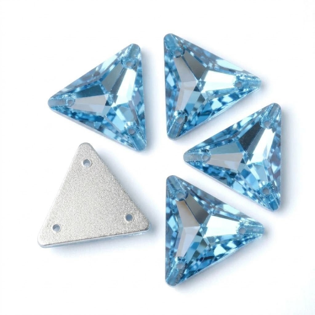 Gema acrílica triangular 15x15mm celeste x 30 un.  