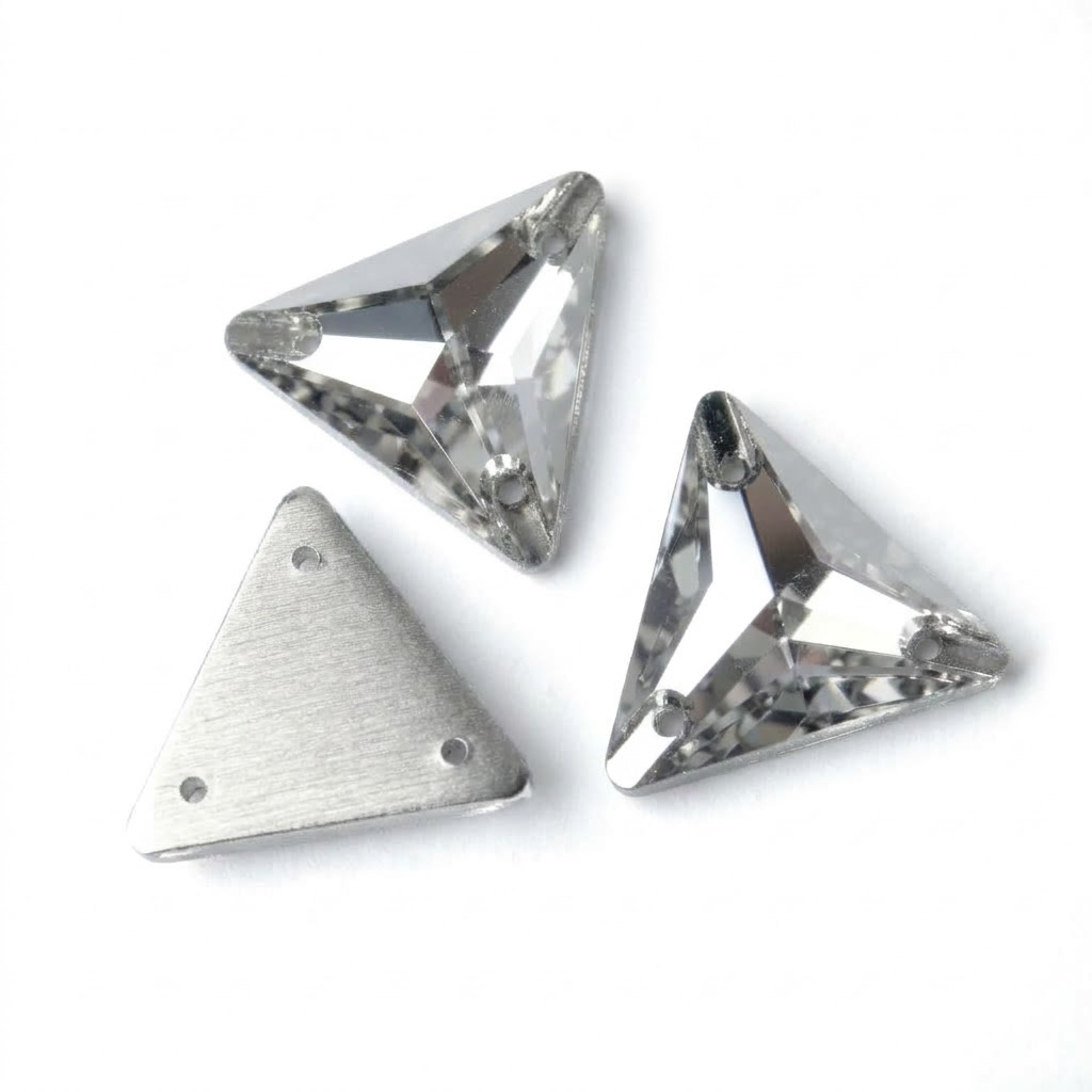 Gema acrílica triangular 24x24mm plateada x 20 un. 