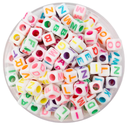 Plástico letras cubo 7mm blancas c/color x 10gr. 