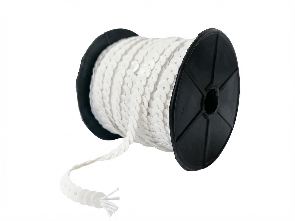 Hilo de lentejuela metal cube 8mm blanca x 1mt.  